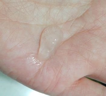 エンジェルレシピ美容液テクスチャ.jpg