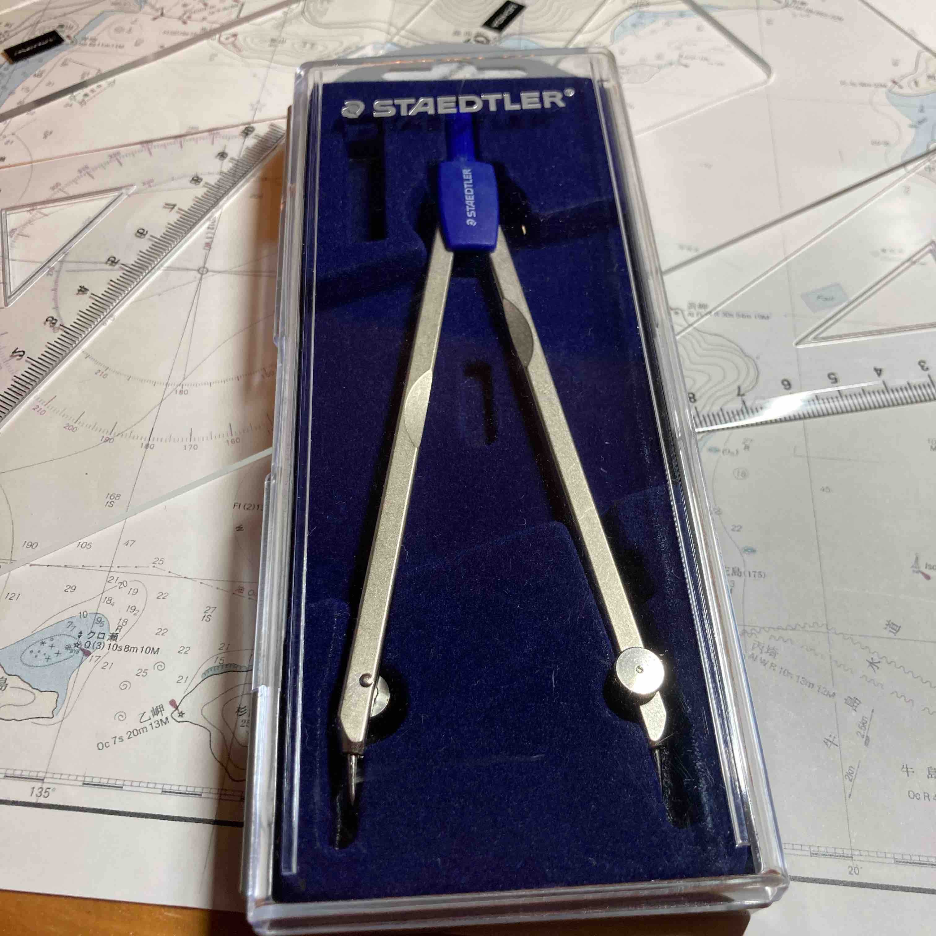 【最新版】小型船舶免許２級→１級ステップアップ製図セット　ディバイダー　三角定規 Amazon | 小型船舶試験用海図作図セット【 小型船舶試験用海図