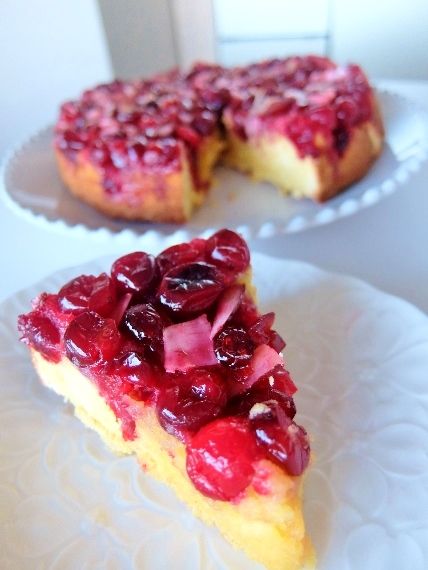 レーズン＆ベリーアップサイドダウンケーキ クランベリー 感謝祭　Holiday Dessert Sweet Cranberry Upside Down Cake