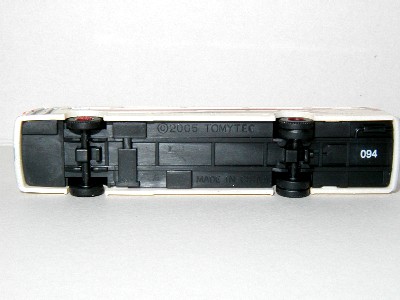 tomytecbus813r02.jpg