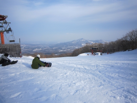 青麻山を望む