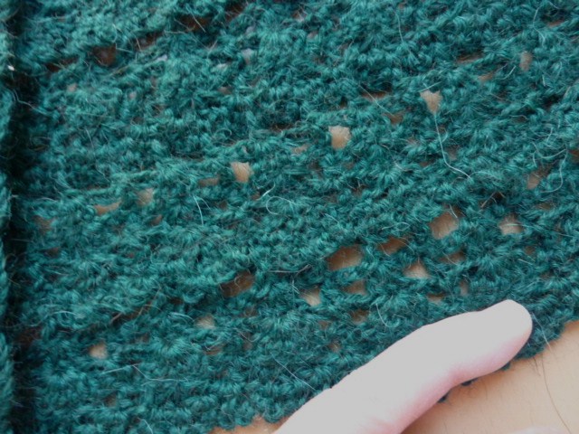 ツリー模様の丸ヨークカーデ2