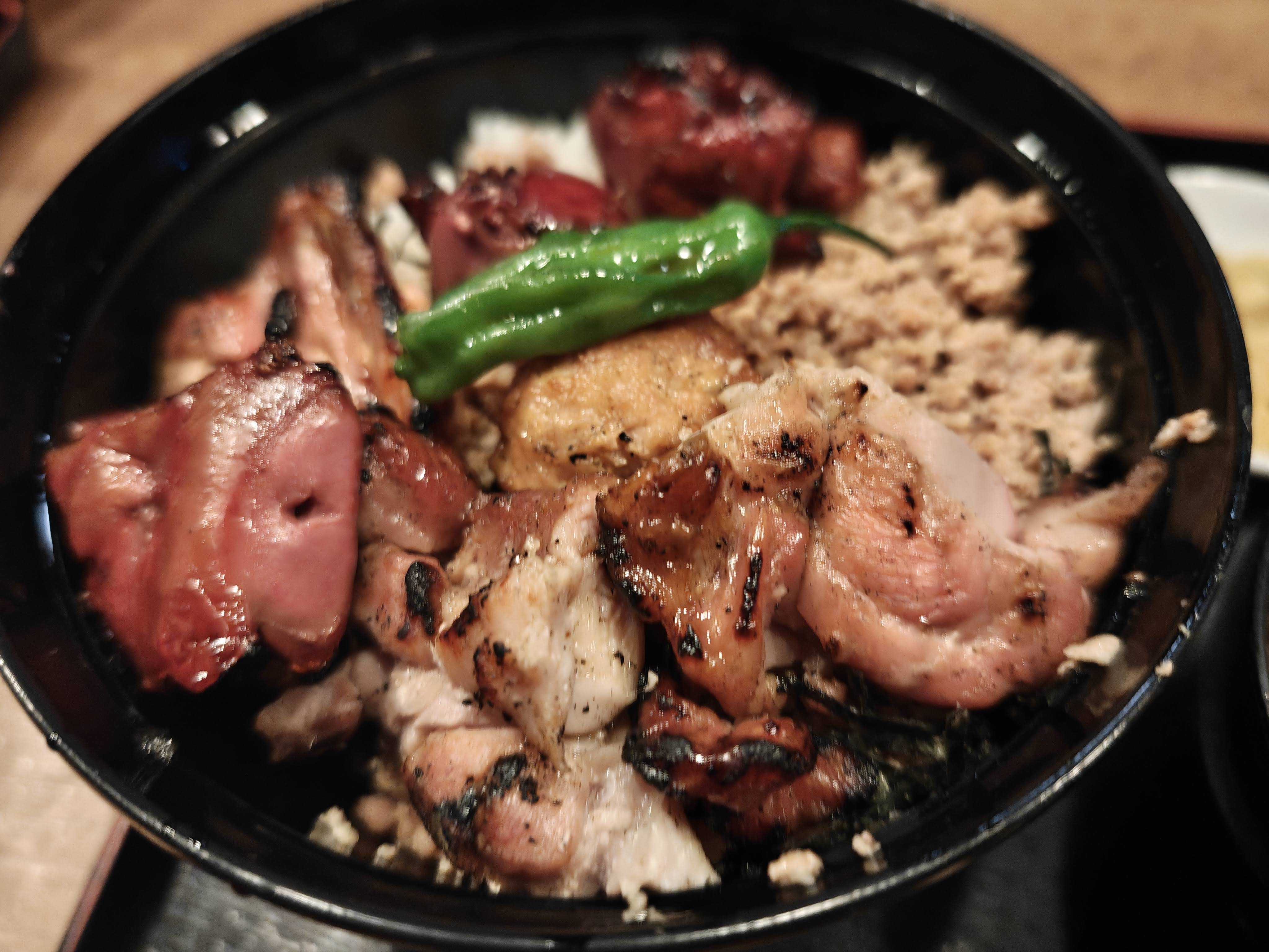 虎ノ門・霞ヶ関　鳥与志　一人ランチ　焼き鳥丼