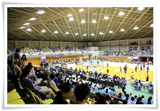 金沢武士団-7 観客の入りはまあまあ 15.10.3