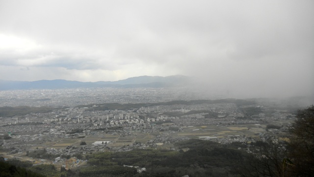 小塩山登山道から京都市街を望む