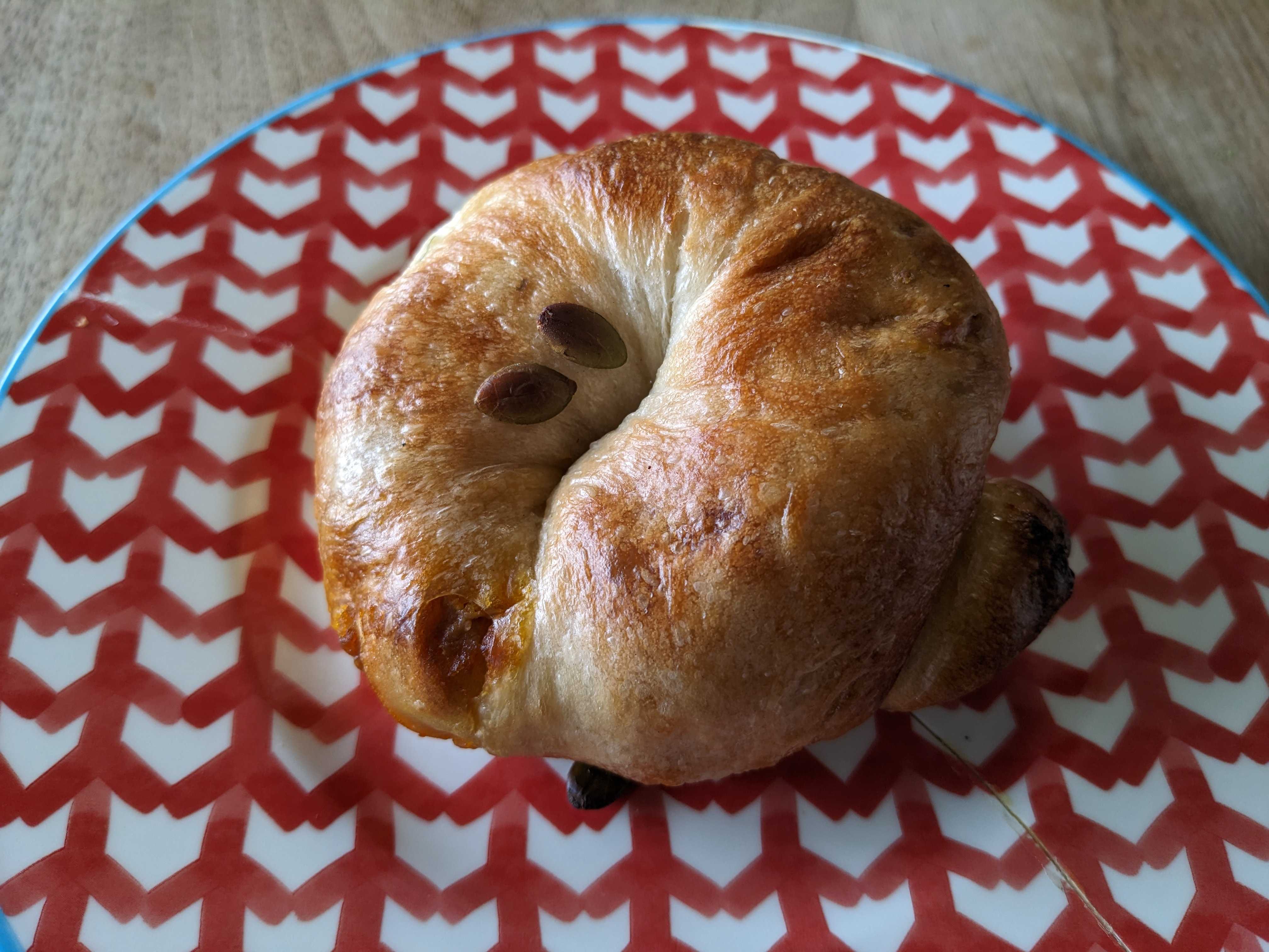 ベーグルリコカフェの美味しいかぼちゃキャラメルチョコベーグル