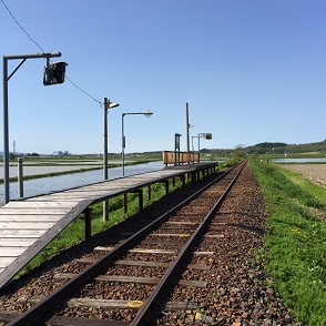 菜の花１７南下徳富駅ホーム.JPG