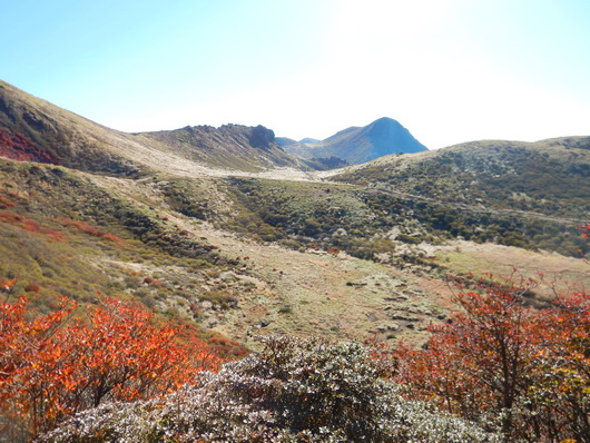 星生山に向かう尾根から見た光景３.jpg