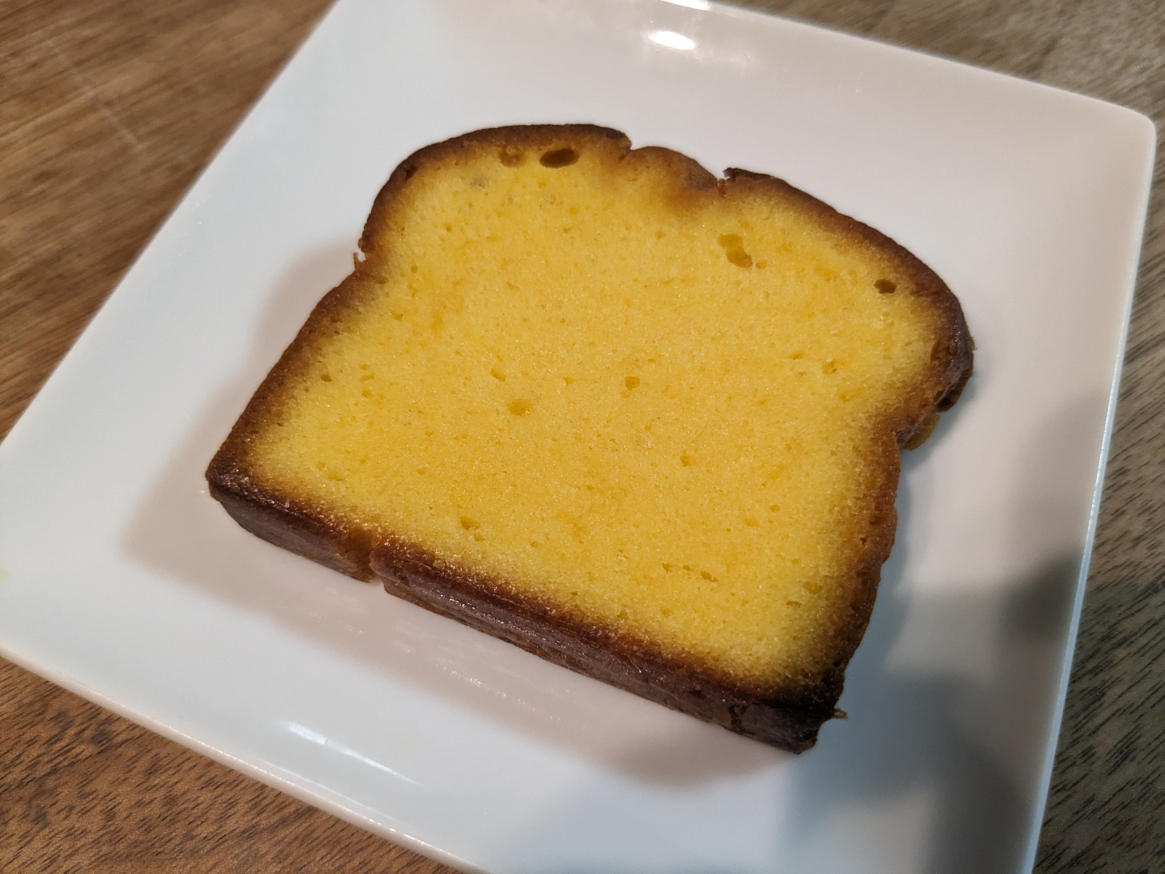 恵比寿駅スイーツ　LESS　RIVA chocolatier　ほのかにスパイス香るレモンケーキ　Spicy Lemon Cake