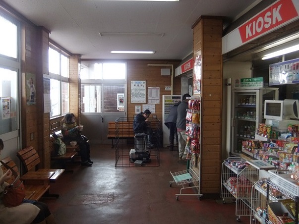 JR黒姫駅の待合室