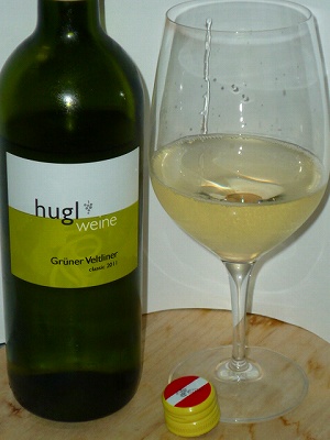 Hugl Wimmer GrunerVeltliner Classic 2011 glass.jpg