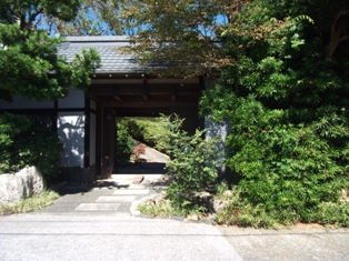 長屋門