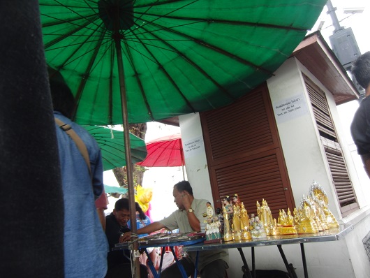 仏像とタイ将棋