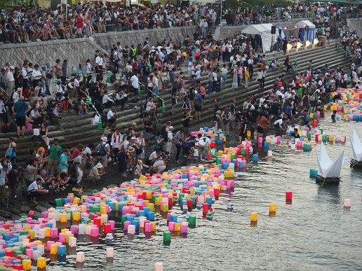 燈籠流し