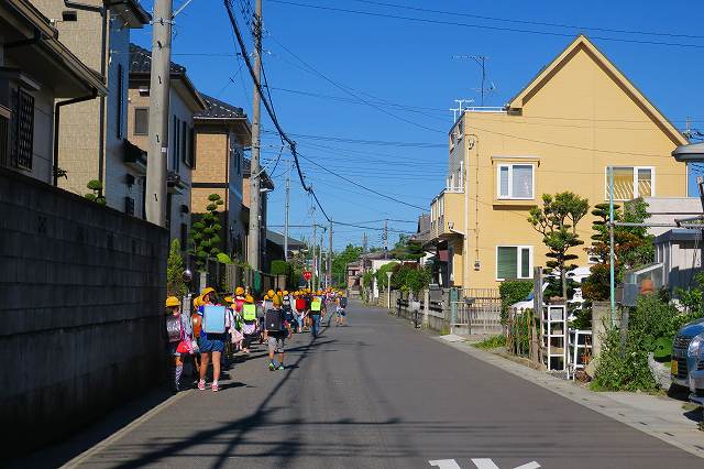 20160512大相模小学校交通安全オジサン０５