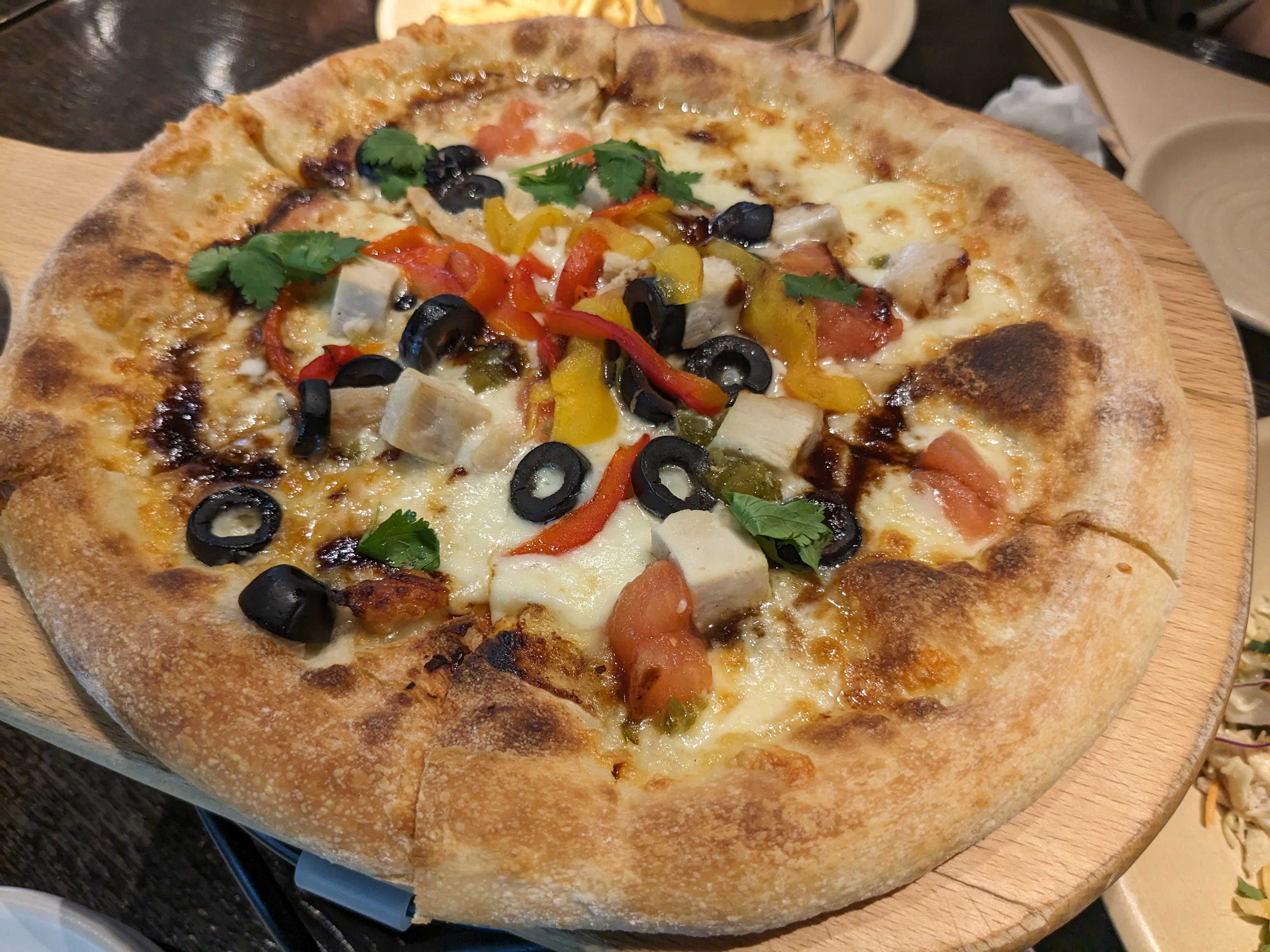 ウルフギャング・パックPIZZA BAR アレア品川店 ランチピザ　スパイシーBBQグリルチキン