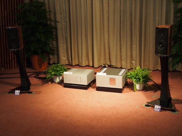 LUXMAN