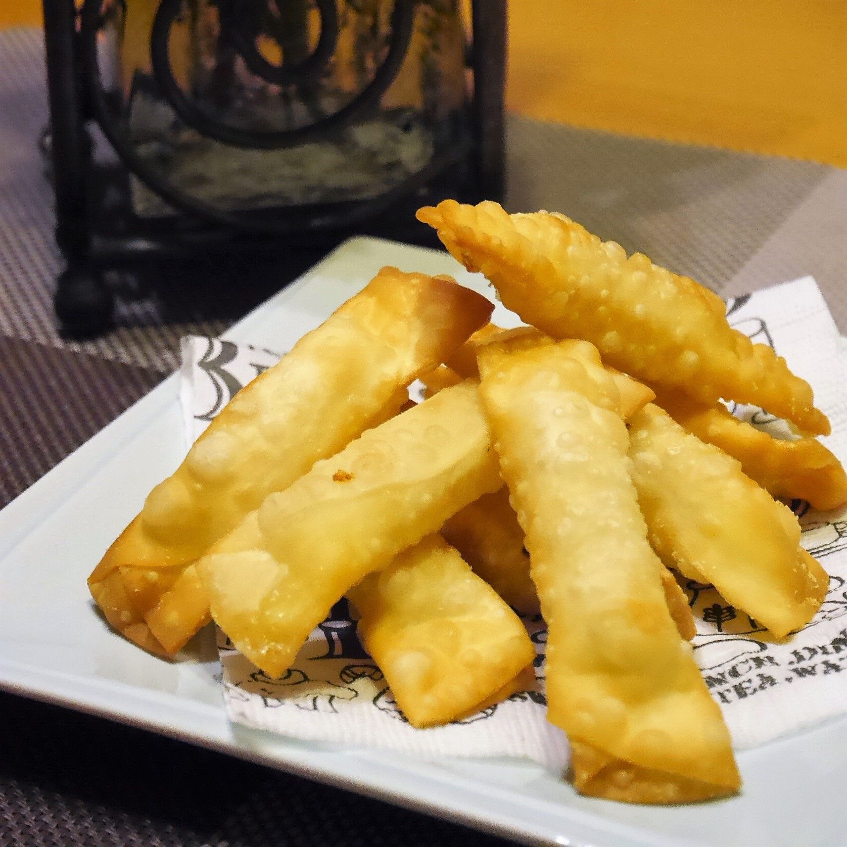 餃子の皮でチーズの包み揚げ_up