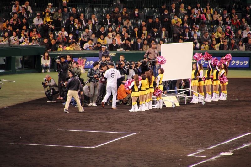 甲子園ナイター_013御立ち台.jpg