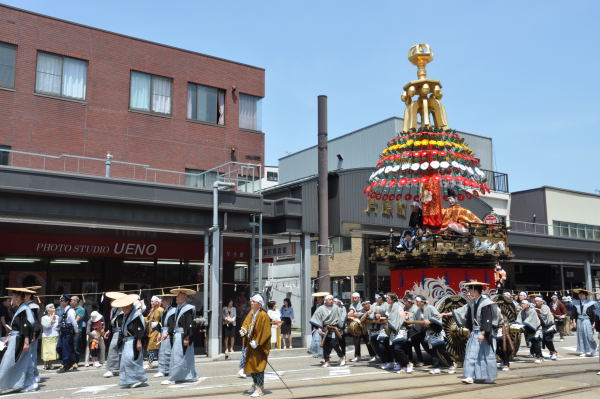 高岡御車山祭