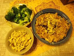 豚茄子炒め　ブロッコリー　残りのうどん1026.JPG