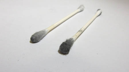 金属製ピルケース 内部 汚れ