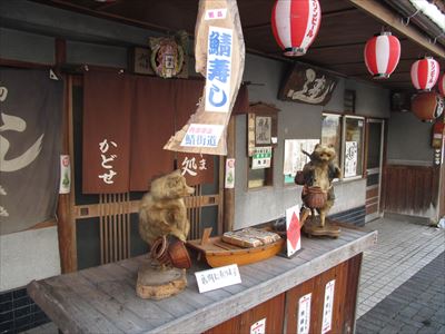はく製でお出迎え.JPG
