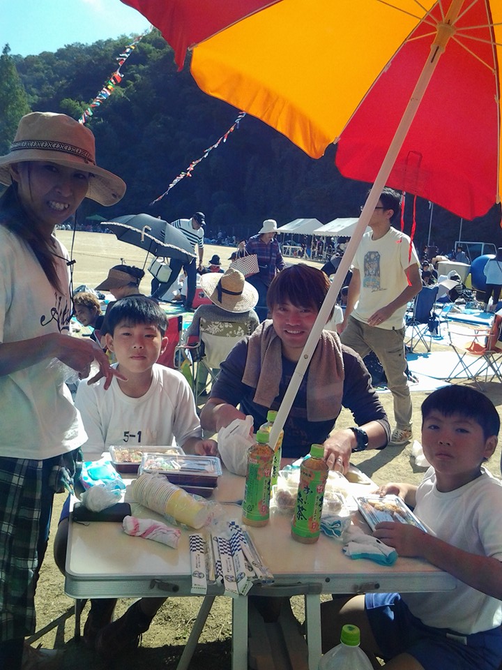 2015.10.18 新舞鶴小　運動会　舞真史そうｔ　りょうた12115582_1020829597949353_1811832359303425821_n.jpg