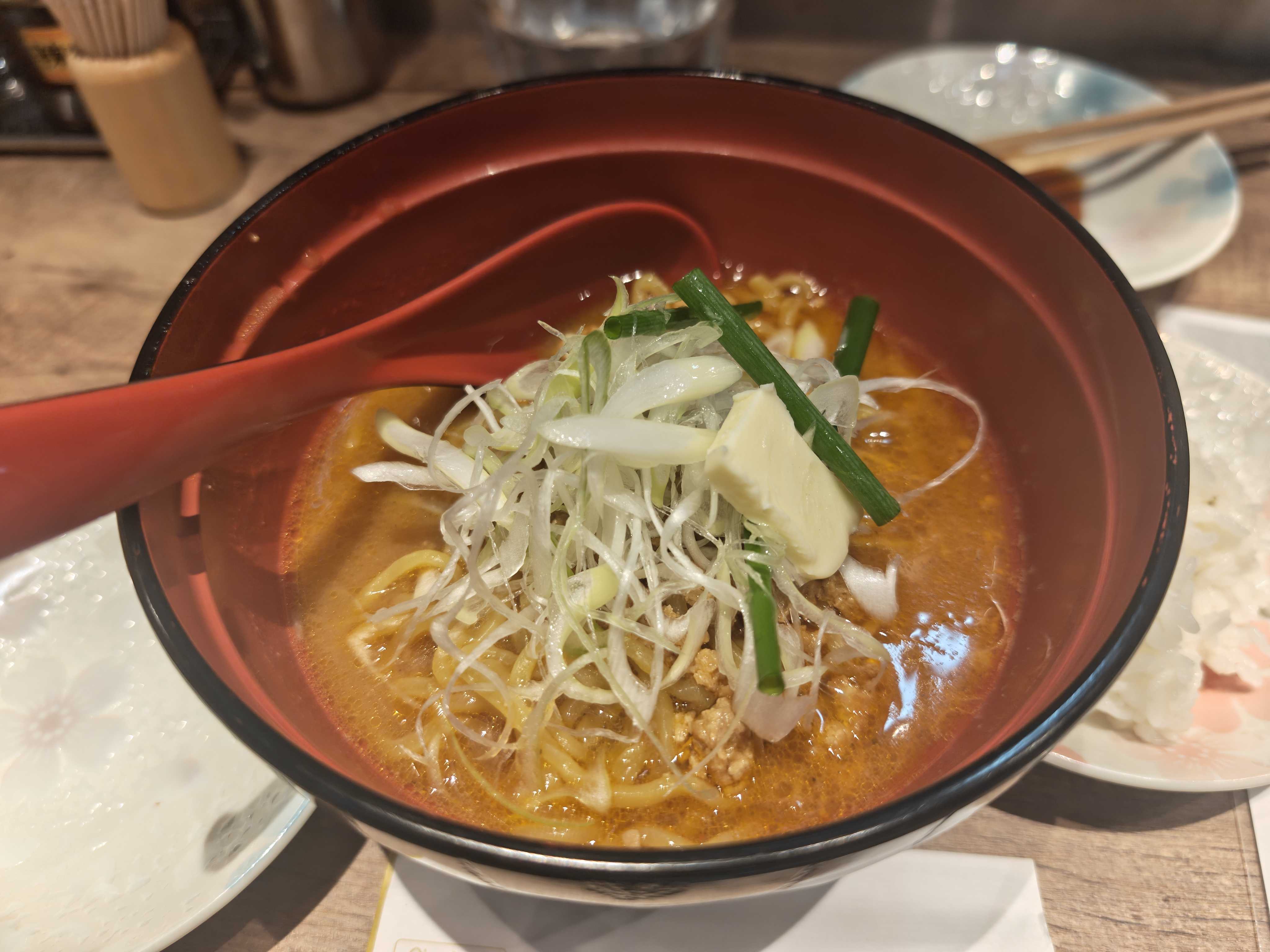 JR札幌駅　子連れ夕食　SAPPORO餃子製造所　北海道味噌ラーメン