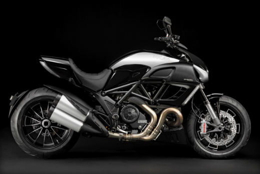 Diavel-Cromo_2012_Studio_C01_1920x1280.mediagallery_output_image_[750x423][1].png