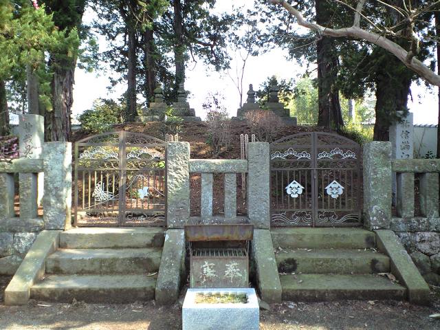 曽我兄弟の供養塔