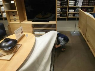 隠れる.jpg