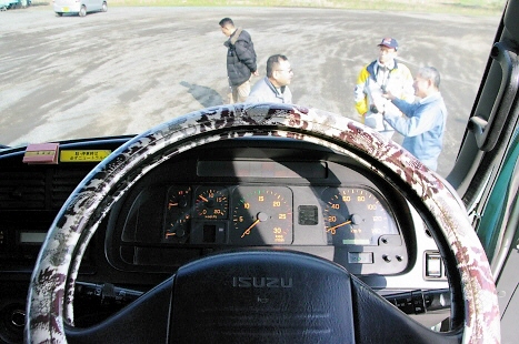 102.トラックヤードで運転席に