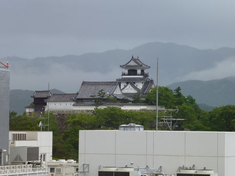 高知城　新阪急ホテルより