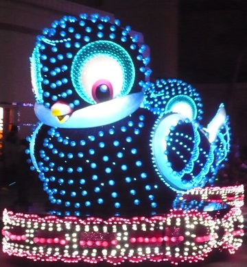 ユニバーサルスタジオ　パレード　小鳥