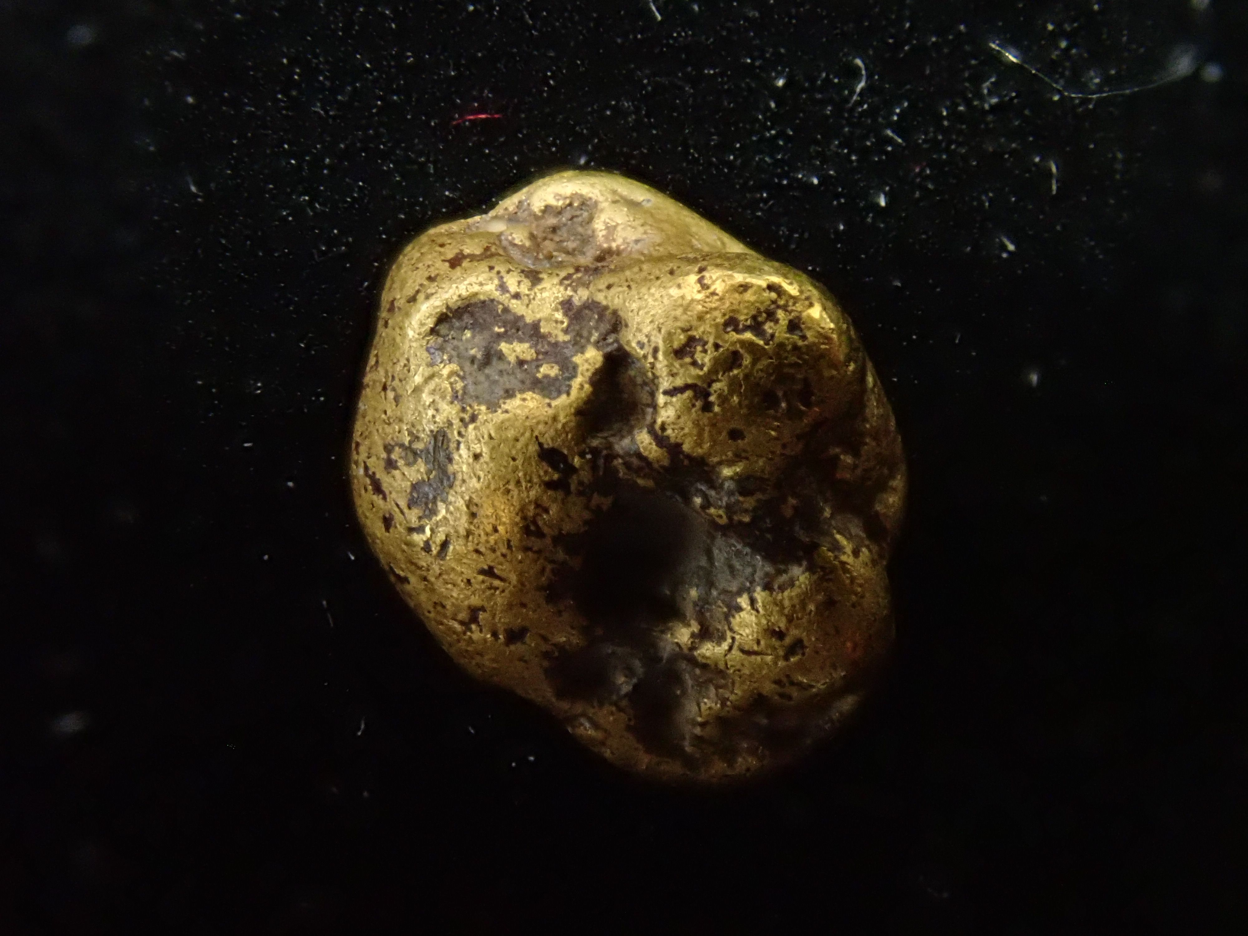 日本の鉱物 茨城県大子町大沢川の自然金/砂金 日本の