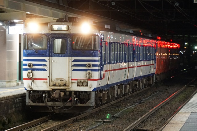 EF81 151牽引 クリスマストレイン回送 In 新潟－新津 & 115系 湘南色4