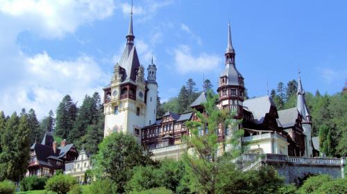 ペレシュ城・接近