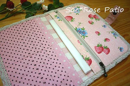 手帳ケース　ＹＵＷＡいちご