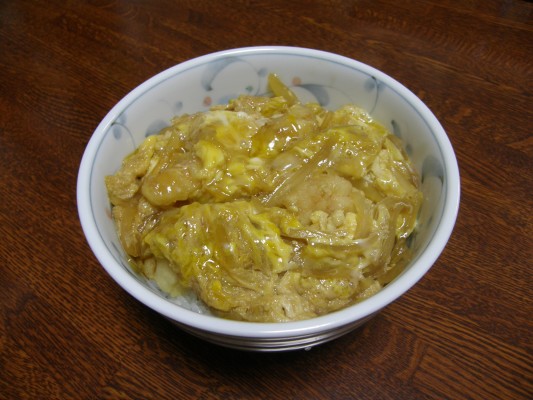 玉子をかけて「えび丼」