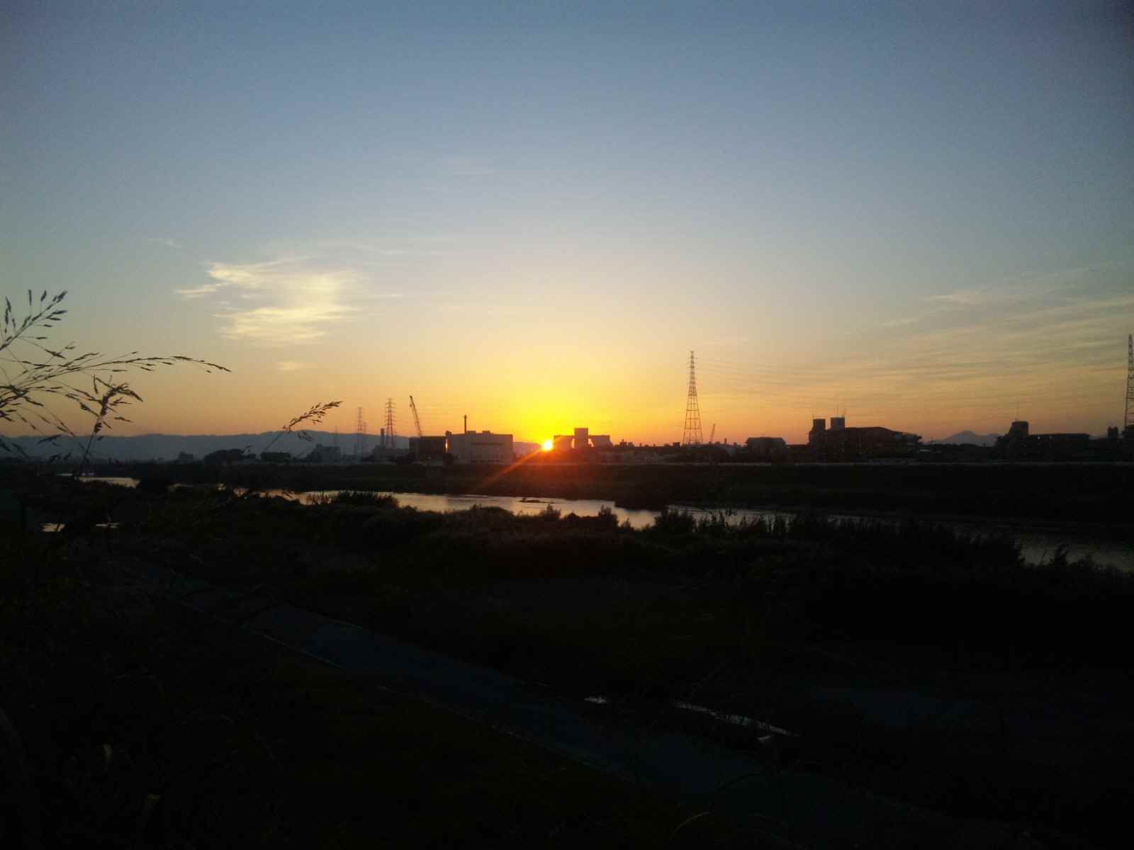 日の出(20150928;05:52・大和川右岸安彦大橋)