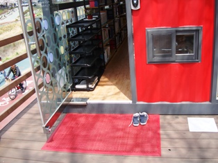 20120419 bulgwangcheon small library 3.jpg