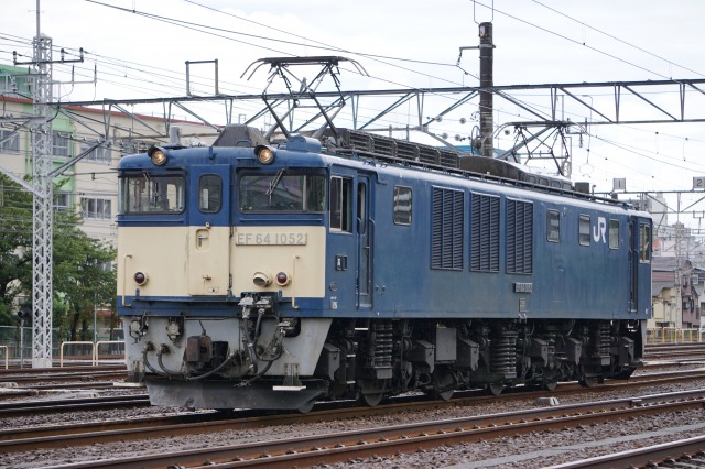 EF64 1052牽引 冠着チキ & EF81 133牽引 カシオペア紀行 盛岡行き2