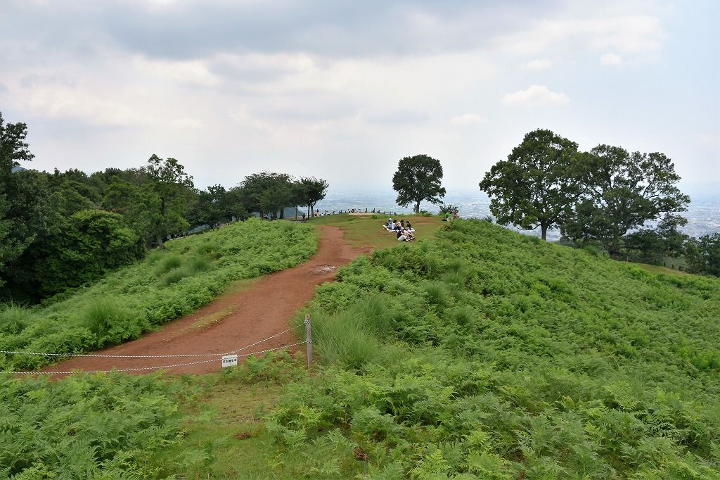 鶯塚前方部