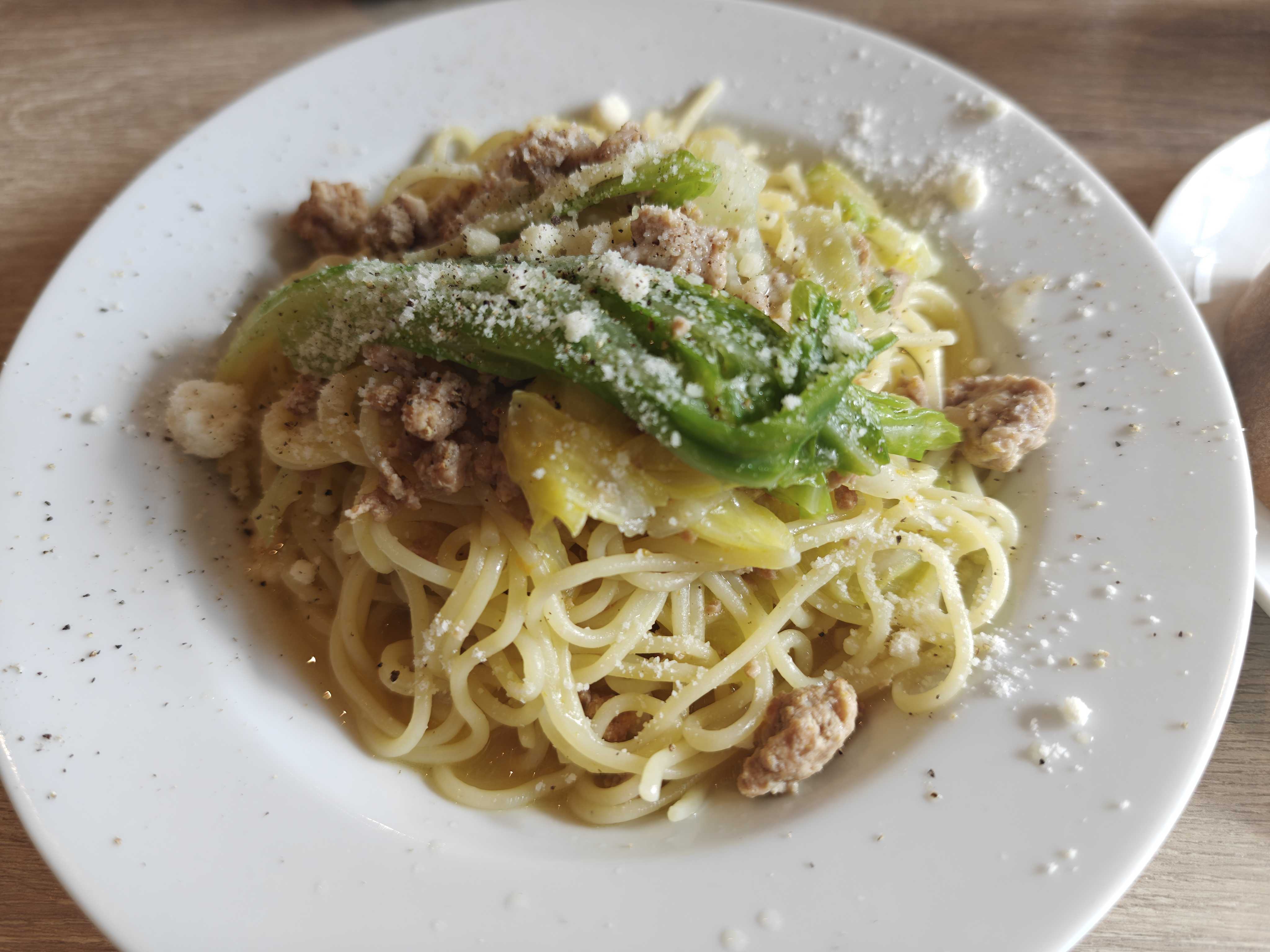 新橋　ひとりランチ　Cassolo（カッソーロ）　豚肉とキャベツの白ワイン煮込み ラグービアンコ