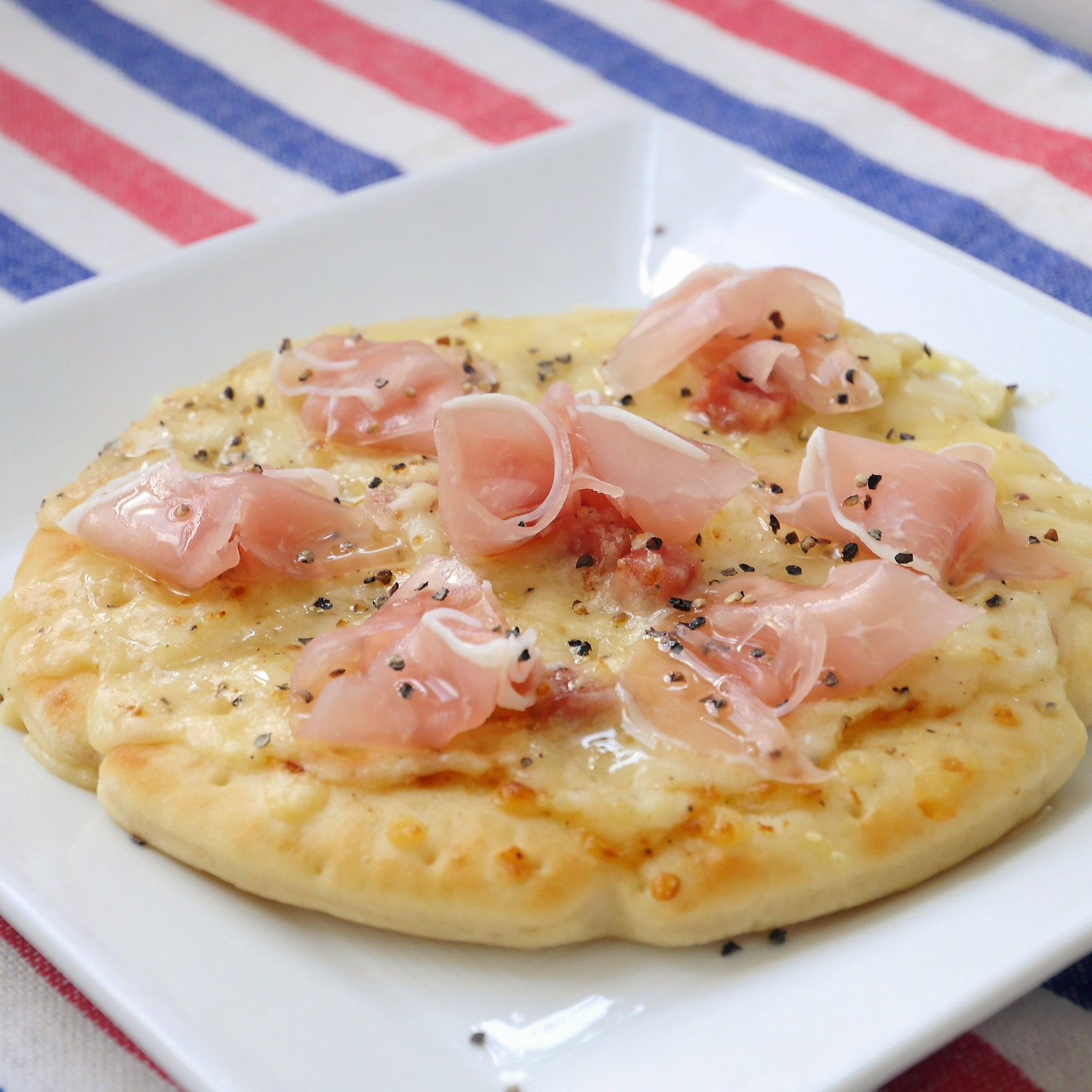 4種のチーズピッツァ_焼き上がり