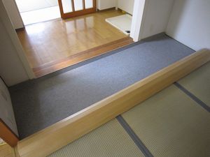 ウッドカーペット敷き詰め途中画像