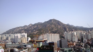 20120321 view of bulgwandong from NC department store 7th floor.jpg