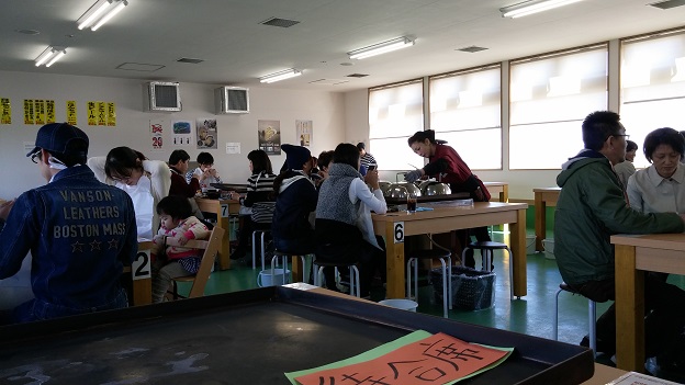 02_店内の賑わい