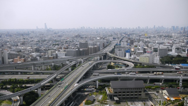 東大阪市役所２２階展望ルームからの眺め (3).JPG